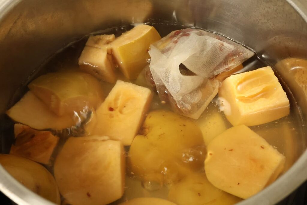 chinese-quince-syrup