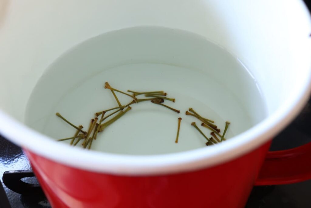 さくらんぼの軸の草木染め失敗！黄ばんだワイシャツみたいな色に！