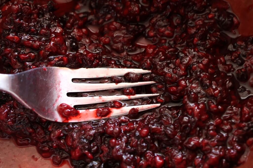 ブラックベリーを潰す