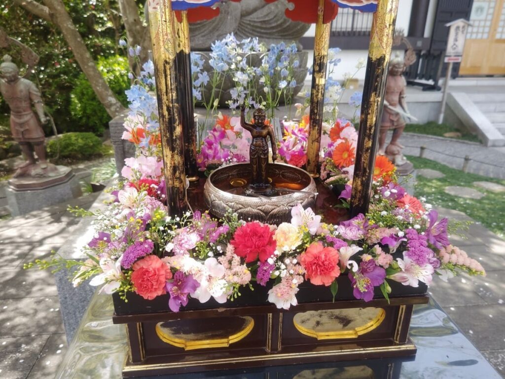 お寺で行われる花まつり