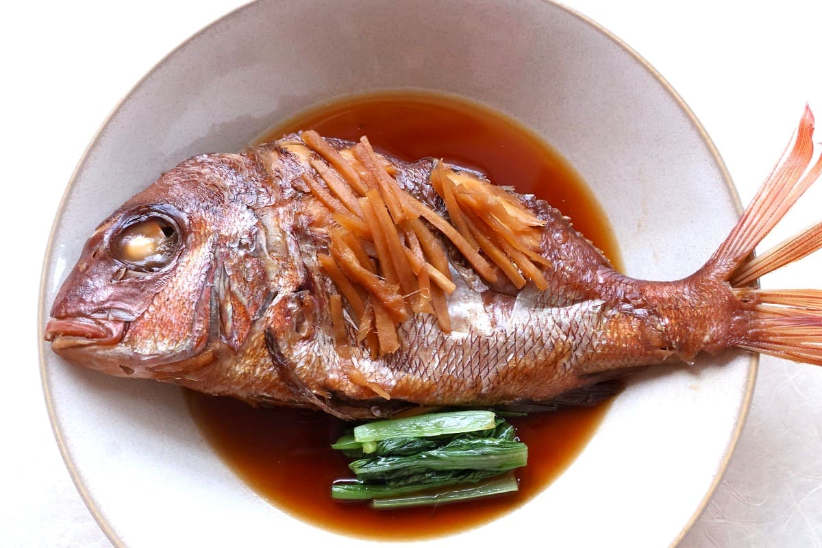 鯛の丸ごと煮付け